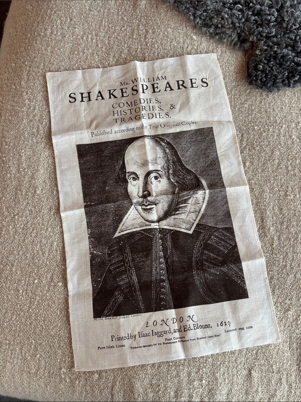 Vintage Linen Shakespeare Towel